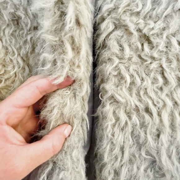 Cropped Faux Fur Ombré Insulated Jacket in Taupe - Picture 5 of 6